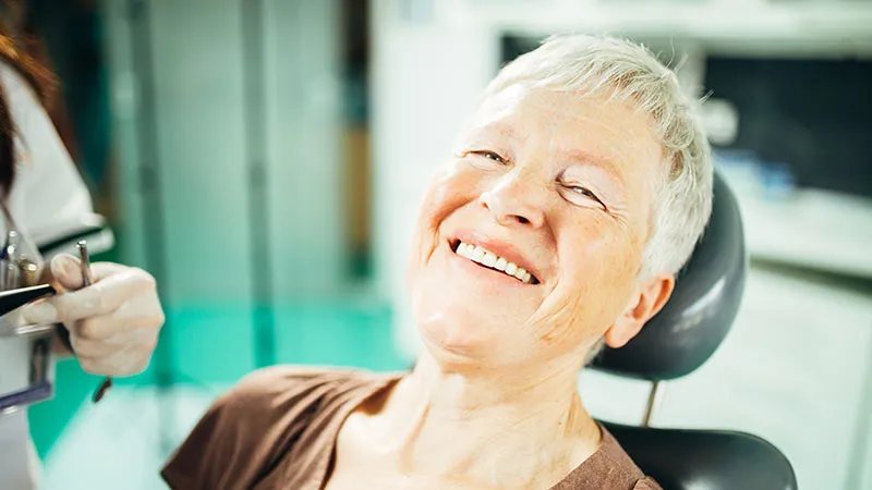 İmplantla Yaş Almak